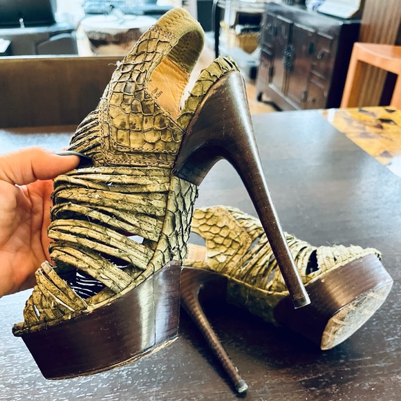 L.A.M.B. Woven Knot Snakeskin Textured Leather Stiletto Platform Peep Toe Heels - Picture 4 of 12